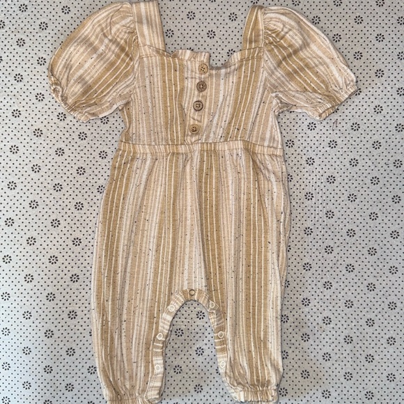 SHEIN Other - 🛍CUTE Little GIRLS  OUTFIT SIZE 3-6 MONTHS 🛍